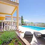 Iva Private Pool Kaštel Novi