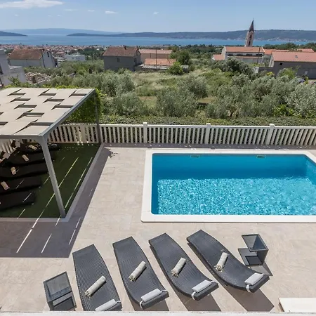 Iva Private Pool * Kastel Novi