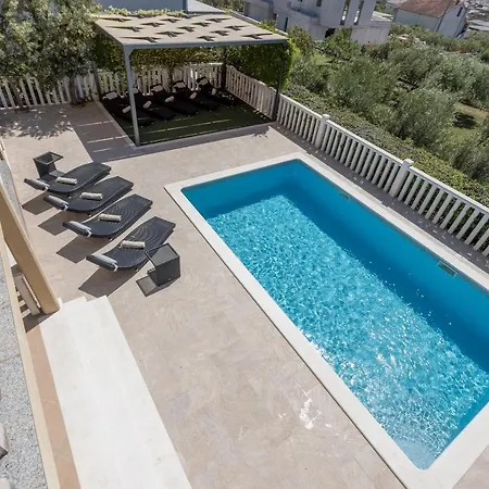 Iva Private Pool Kastel Novi