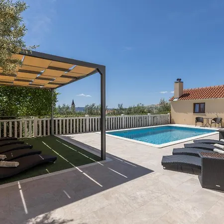 Iva Private Pool Kastel Novi