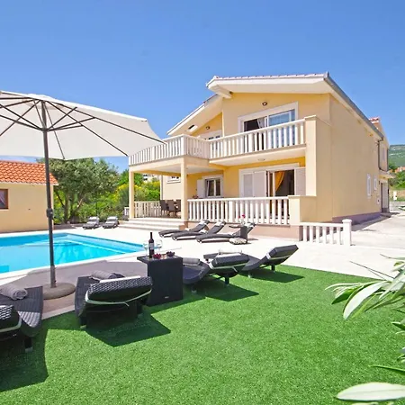 Iva Private Pool Kastel Novi
