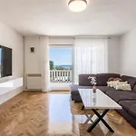 Iva Private Pool Vila Kaštel Novi
