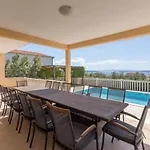 Iva Private Pool Kaštel Novi