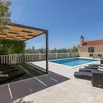Iva Private Pool Kaštel Novi