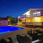 Iva Private Pool Vila *