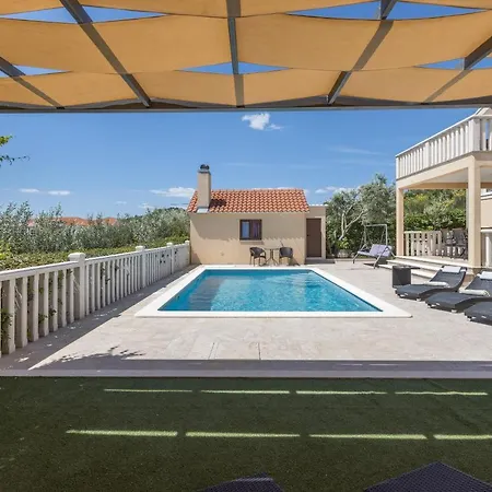 Iva Private Pool
