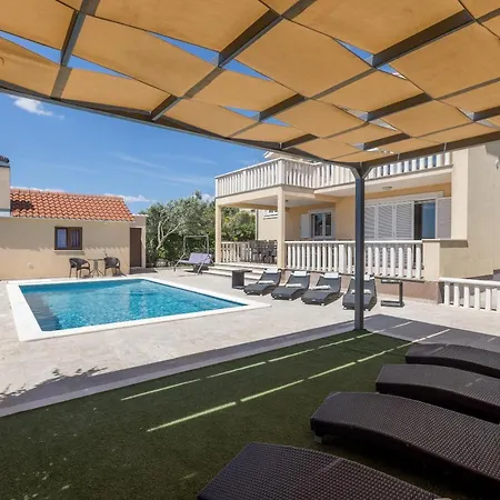 Iva Private Pool Kaštel Novi