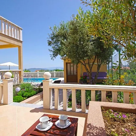 Iva Private Pool