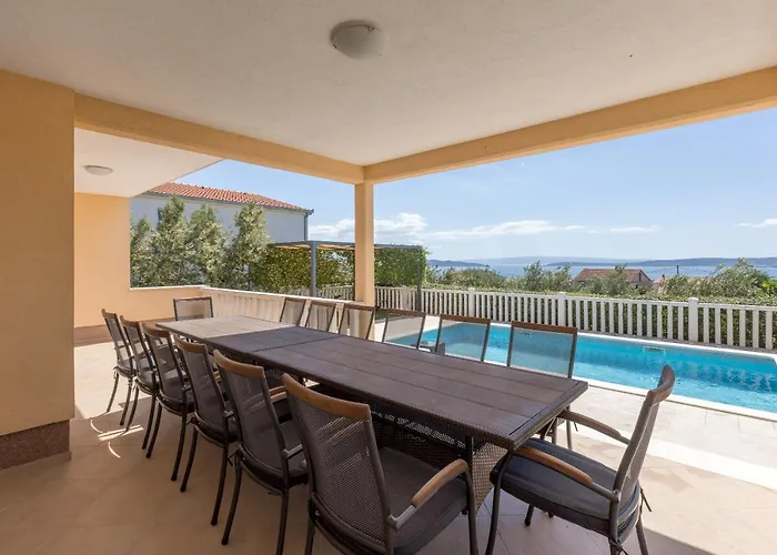 Iva Private Pool Kaštel Novi