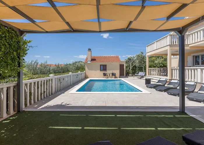 Iva Private Pool