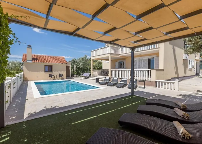 Iva Private Pool Kaštel Novi