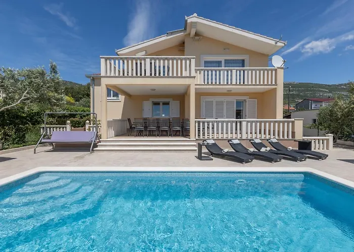 Iva Private Pool Villa Kaštel Novi