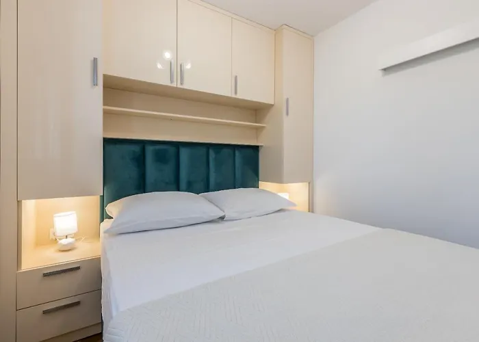 Iva Private Pool Kaštel Novi